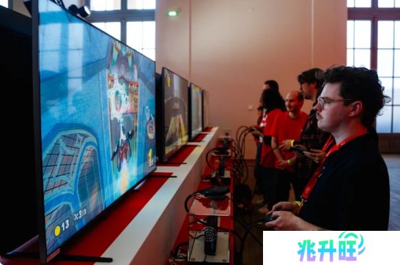 玩家有多期待Switch 2?狂热粉丝提前一个月在门口排队
